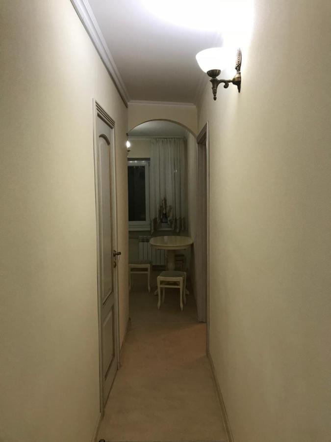 Sunny Apartment Overlooking The Royal Village Kiev Exterior foto